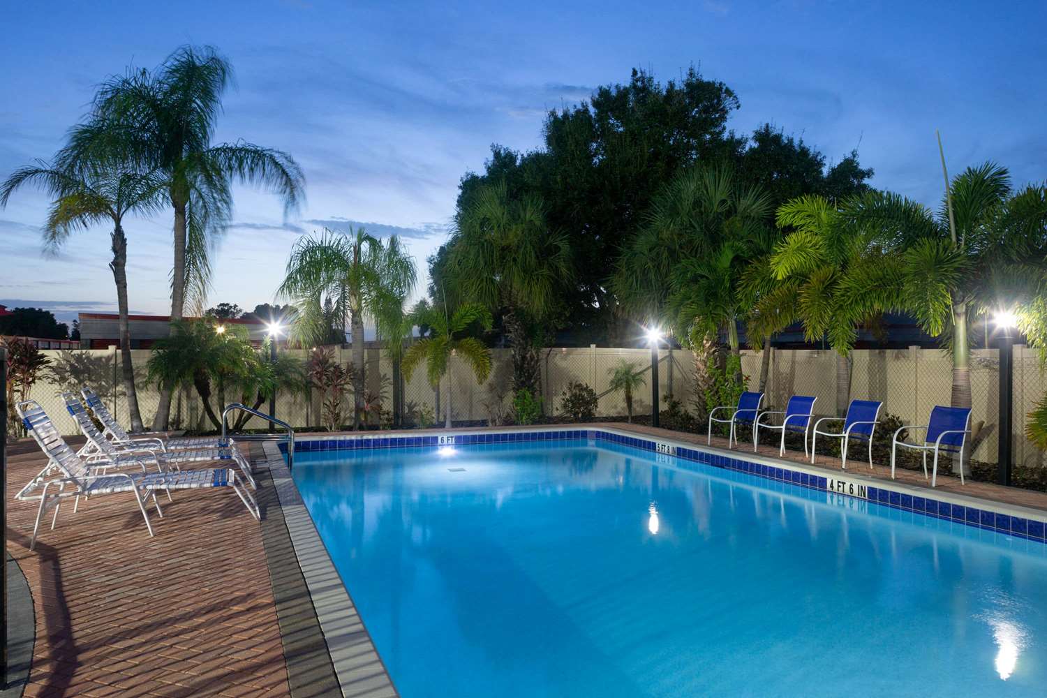 Super 8 By Wyndham Bradenton Sarasota Area 8/11