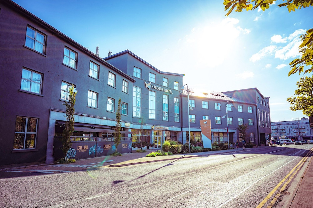 Harbour Hotel 61/64