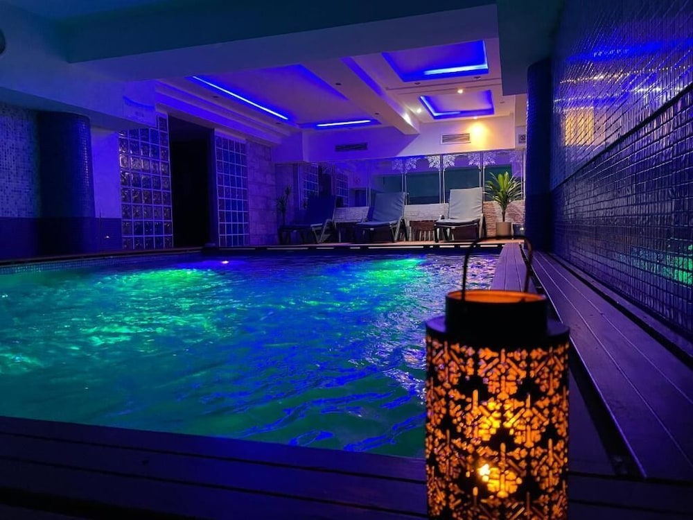 Silver Suites Hotel & Spa 40/63