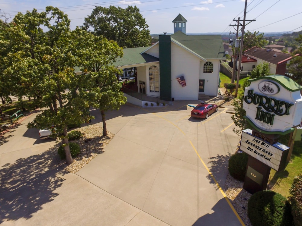 Branson Surrey Inn 58/65