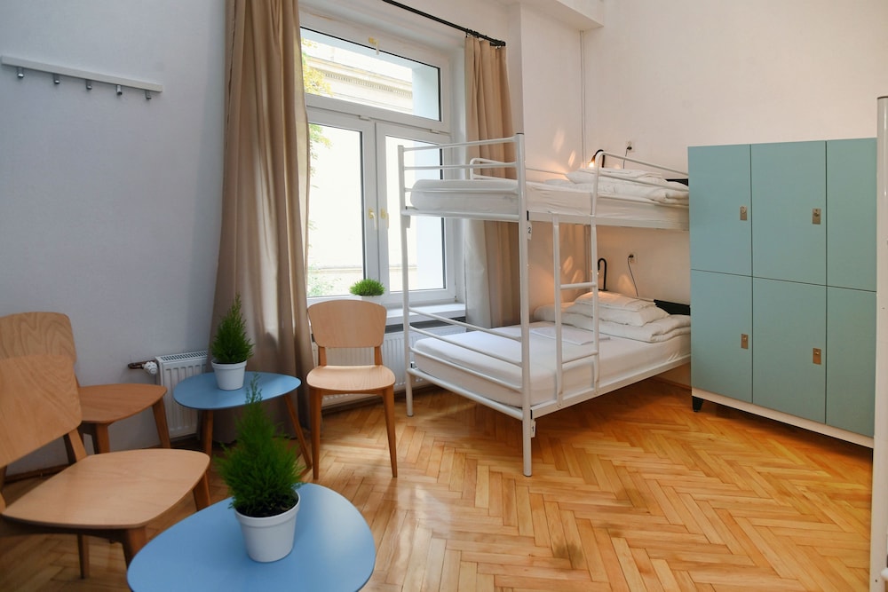 WARSAW HOSTEL CENTRUM 62/73