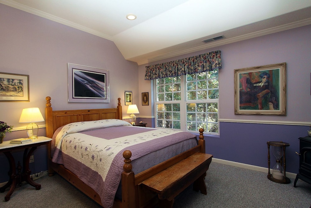 McCaffrey House Bed and Breakfast Inn 12/52
