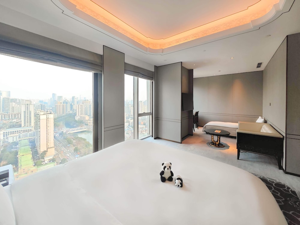 Wanda Reign Chengdu 8/45