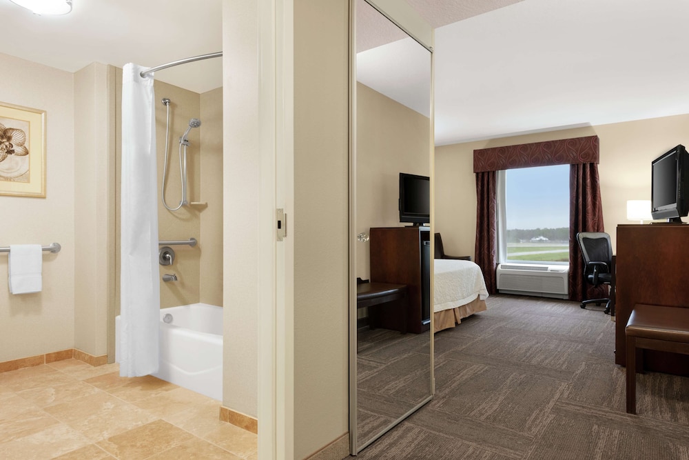 Hampton Inn Suites Brunswick 20/45