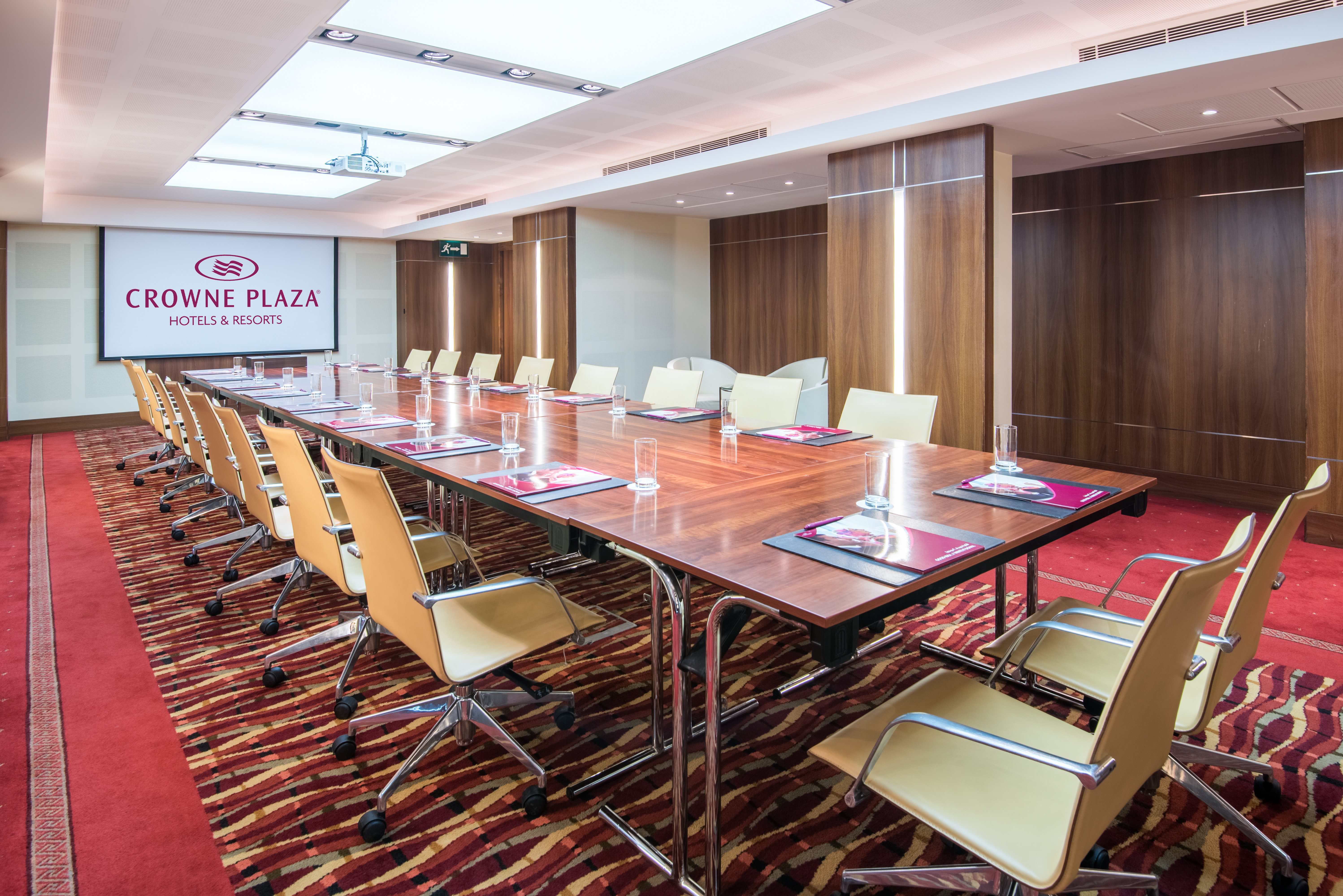 Crowne Plaza Kuwait Al Thuraya 66/79