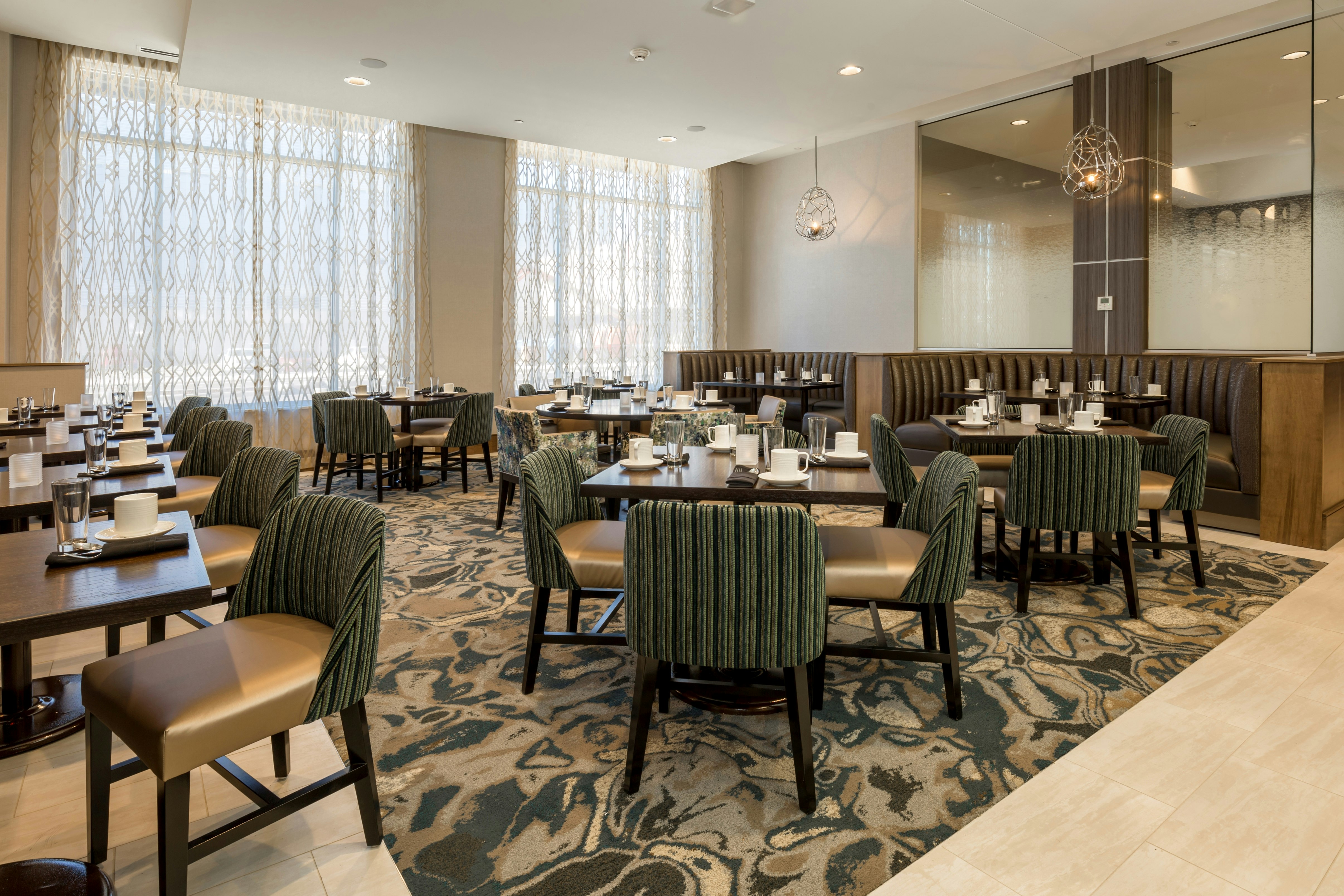 DOUBLETREE BY HILTON EVANSVILLE 51/74