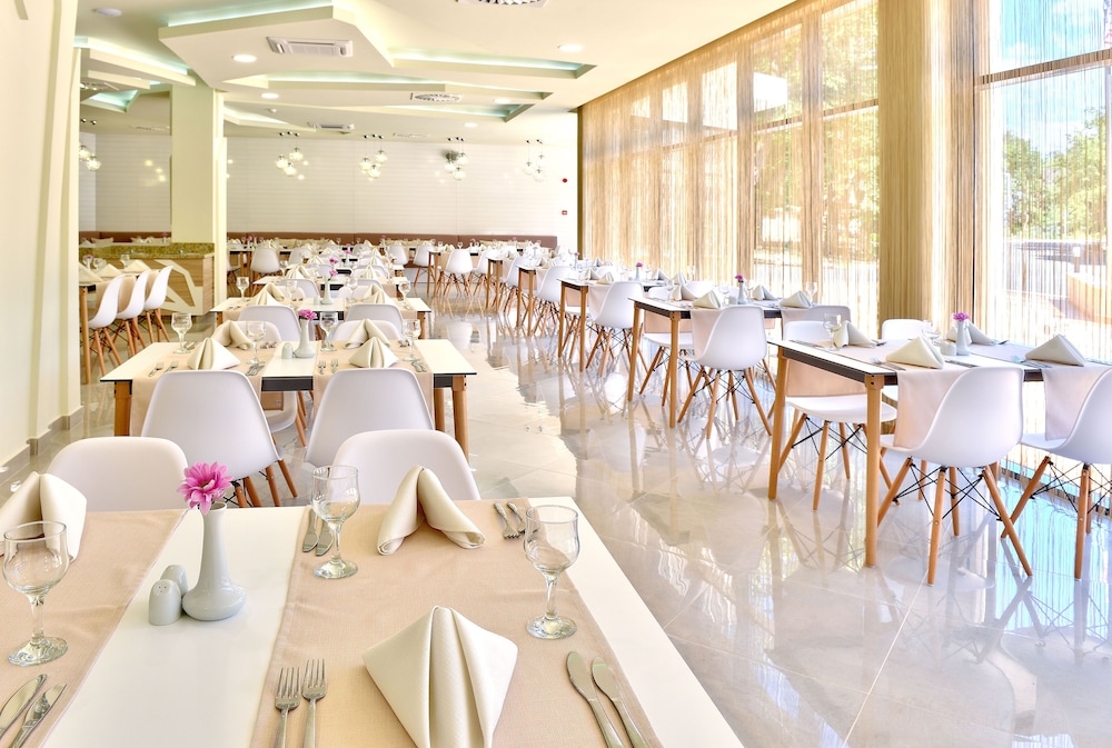 Grifid Hotel Foresta 25/40