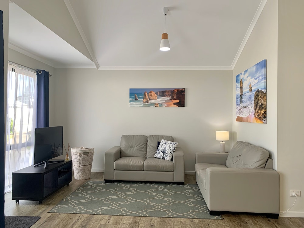 Apollo Bay Waterfront Motor Inn 48/80