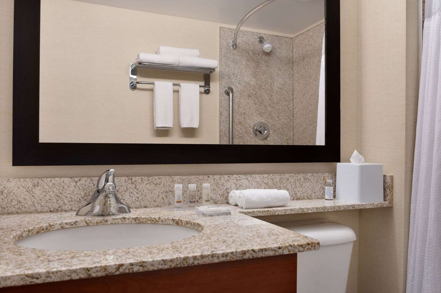 Days Inn & Suites By Wyndham Sherwood Park Edmonton 23/24