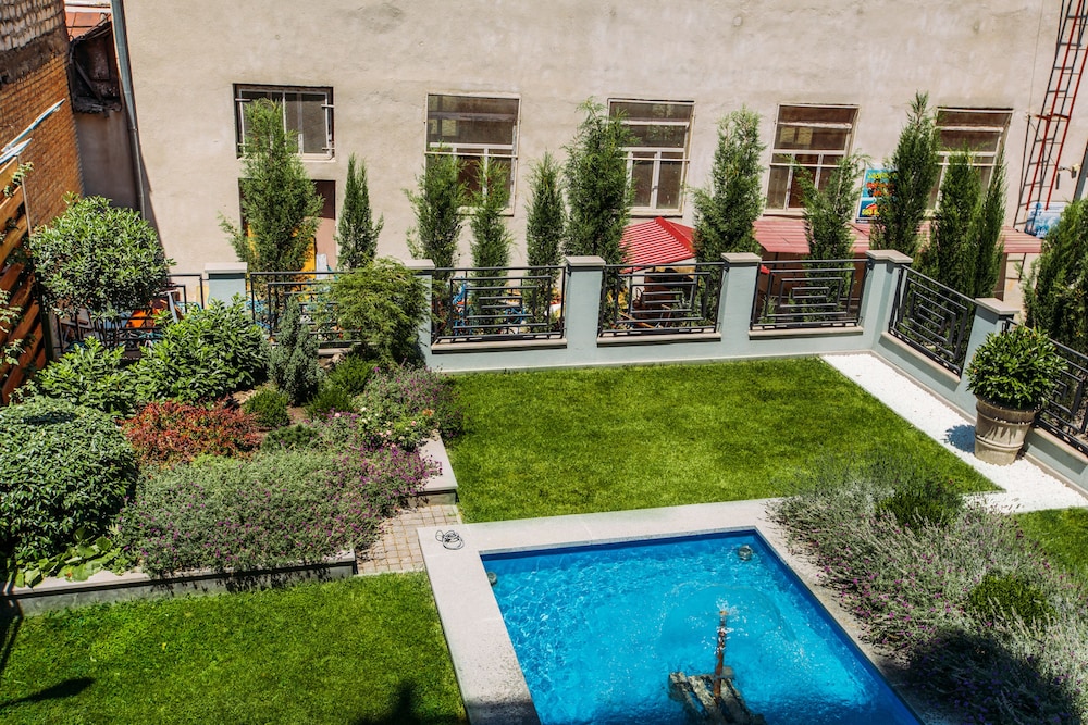 Sephia Hotel 39/44