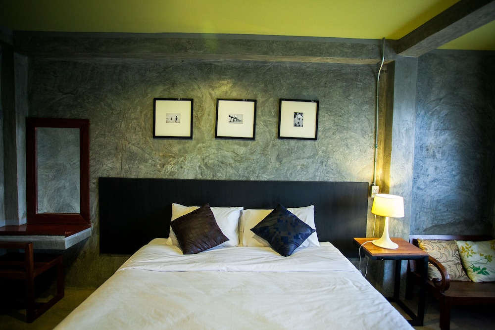 Afterglow Hostel 25/50