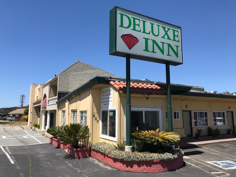Deluxe Inn 7/50