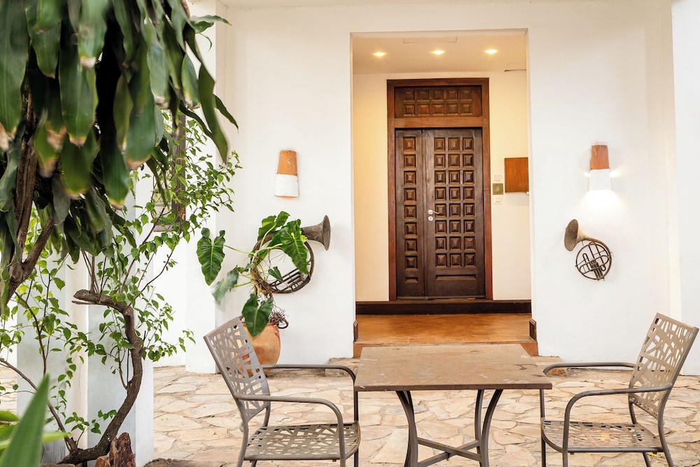 Olma Colonial Suites 4/66