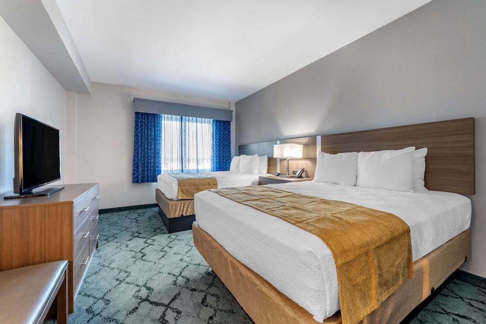 غرفة قياسية بسريرين كوين لذوي الإعاقة