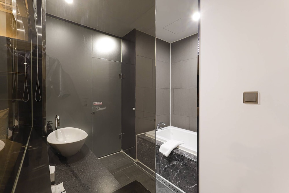 JB Design Hotel 75/77