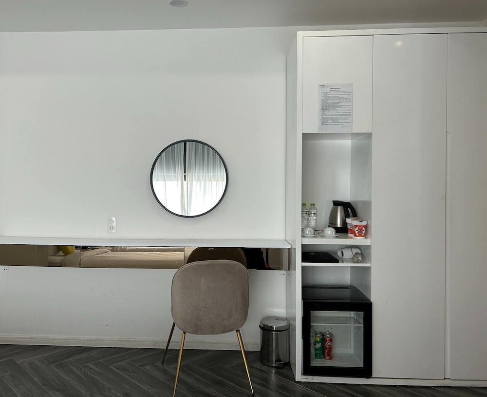 Len's Hotel 23/50