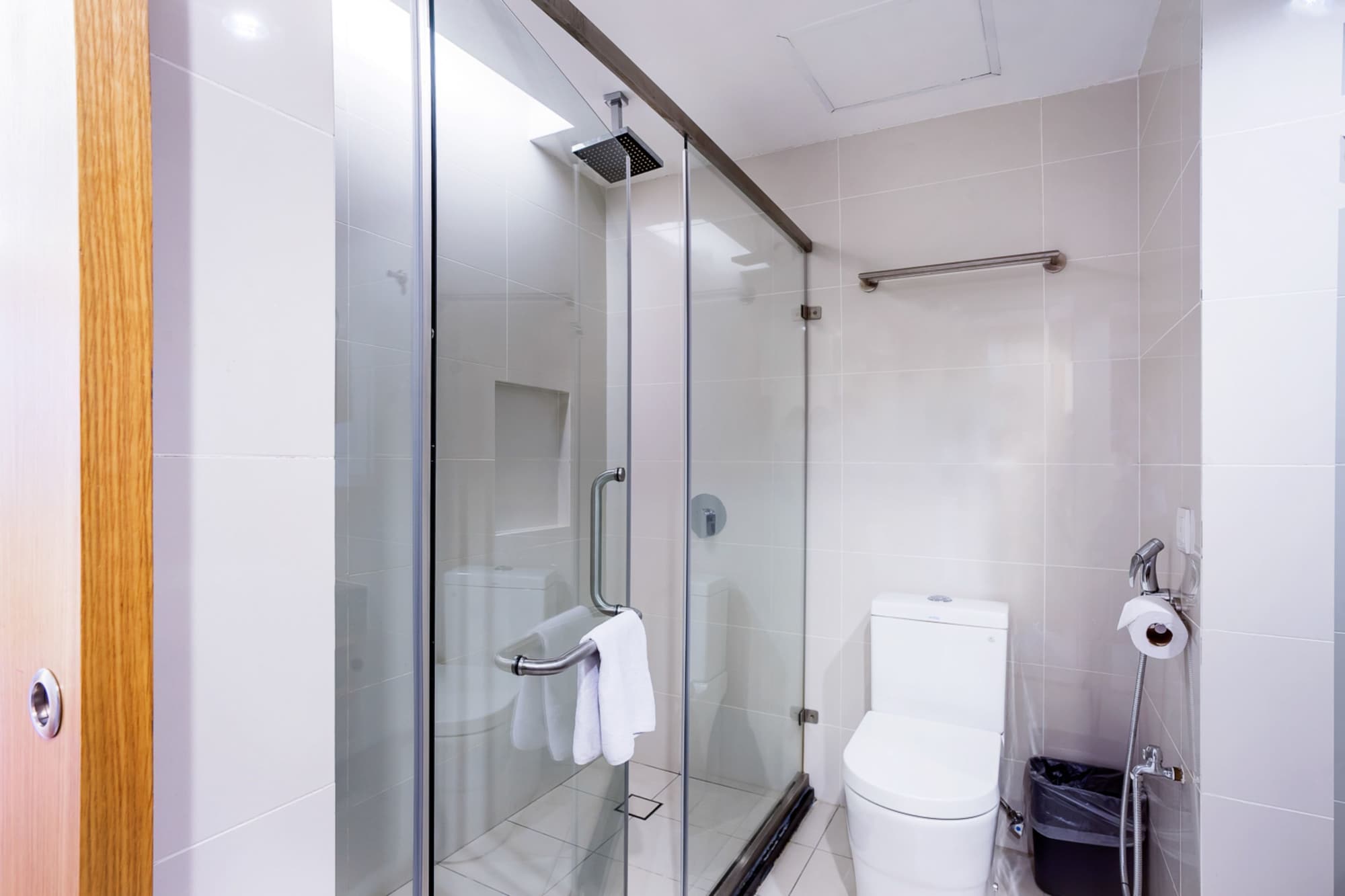غرفة سوبيريور بسرير كينج، Crystal Crown Hotel Petaling Jaya 5/5