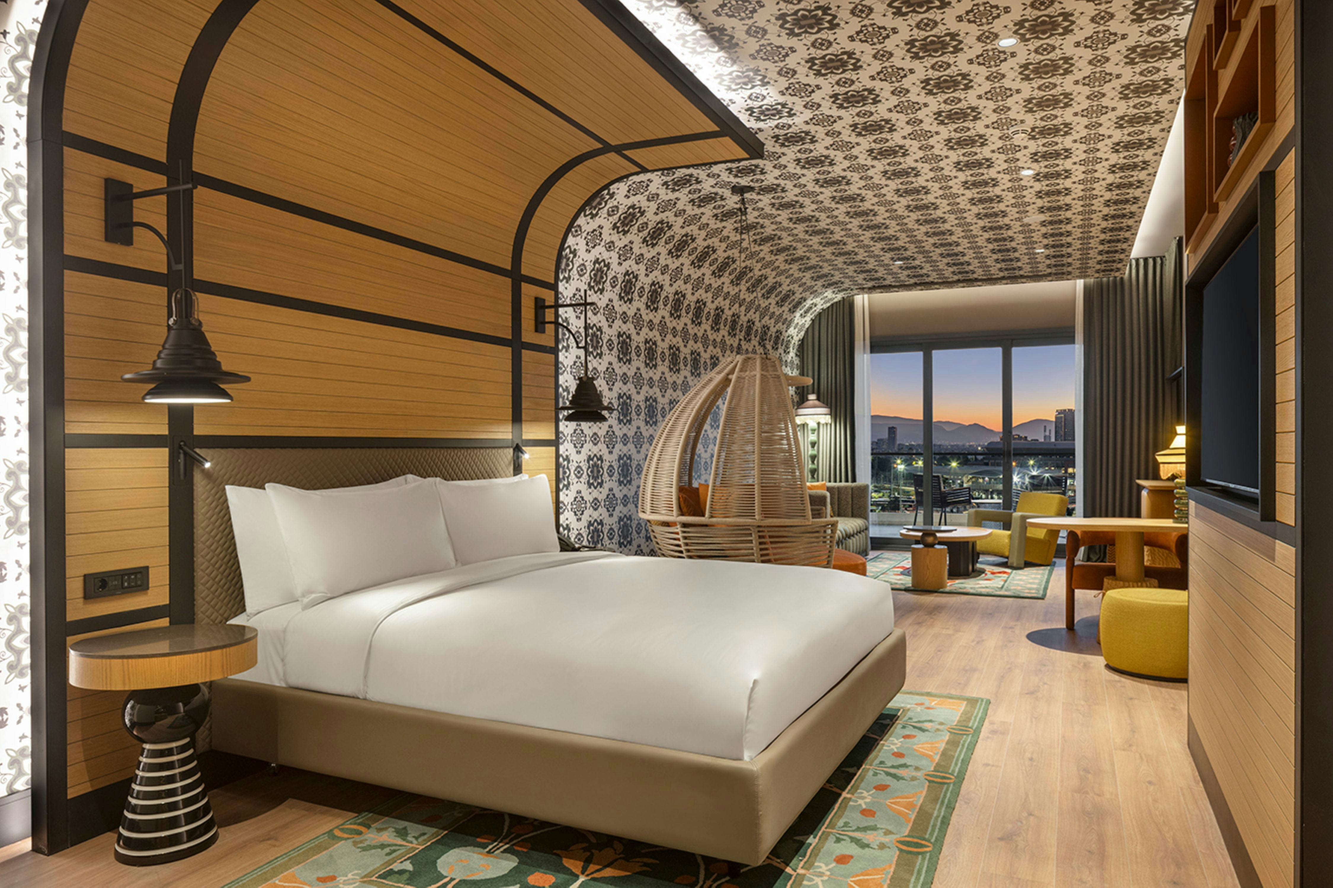 JUNIOR SUITE, KING BED, TERRACE