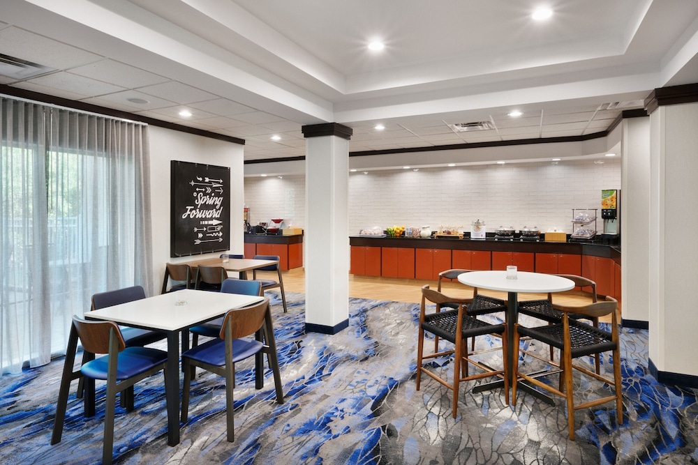Fairfield Inn Suites By Marriott Hinesville Fort Stewart 38/50