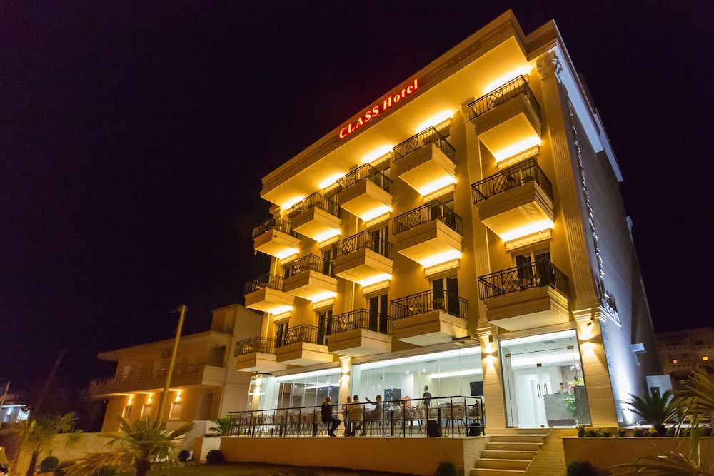 Class hotel in Ksamil