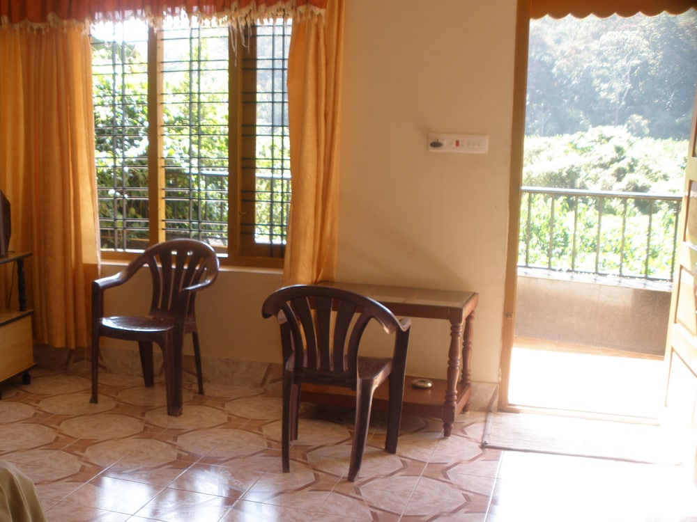 JUNGLE PALACE HOMESTAY 41/46