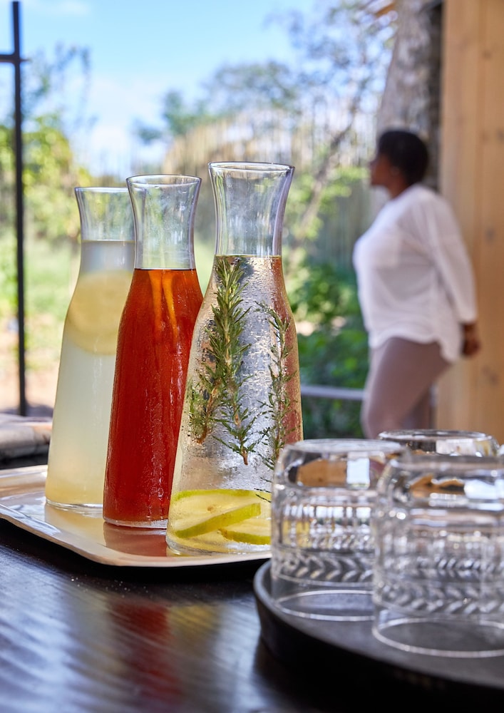 Thornybush Saseka Tented Camp 11/50