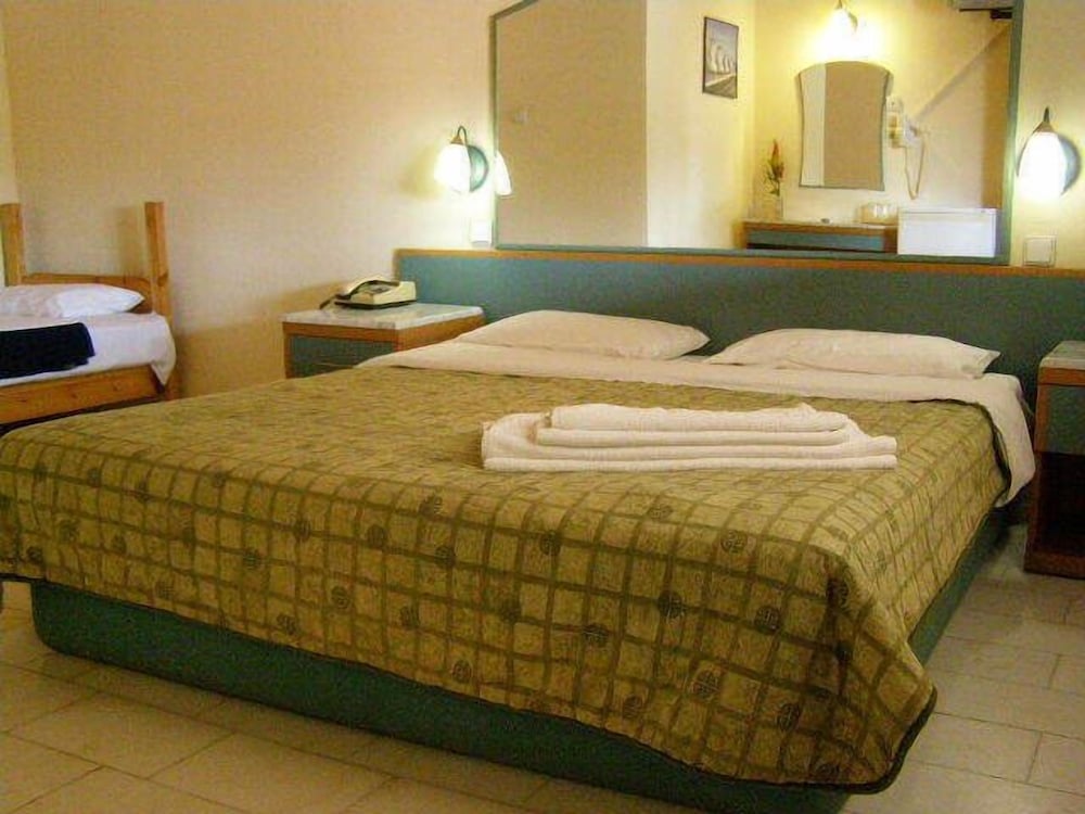 Olympic Kosmas Hotel 24/61