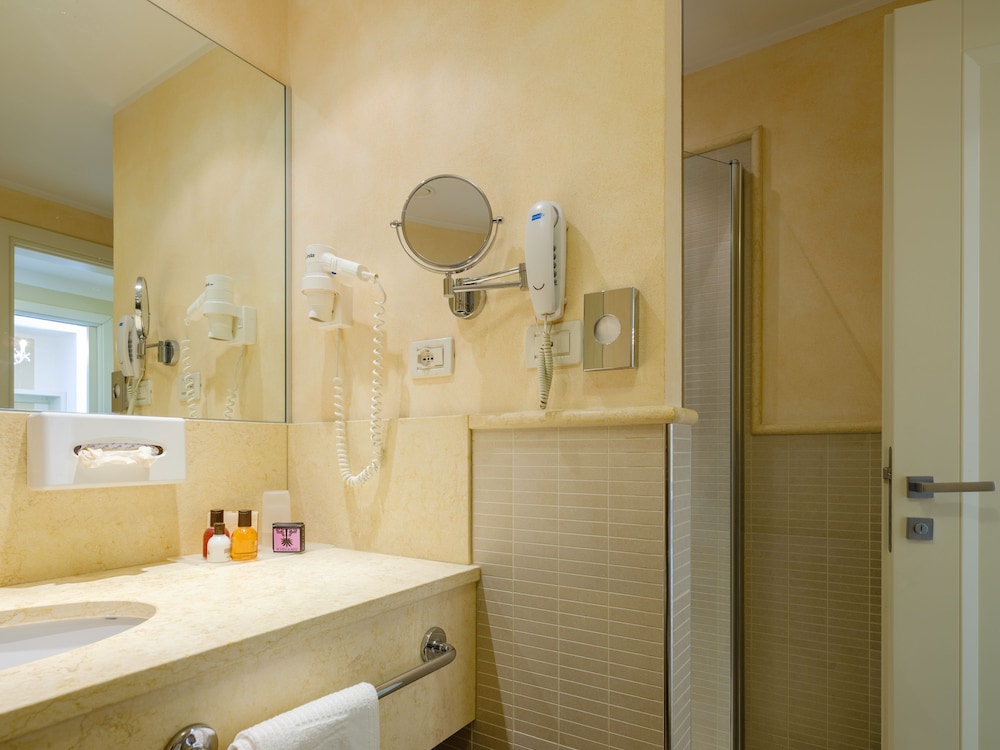 جناح بسرير مزدوج مع أريكة، Parc Hotel Germano Suites 6/9