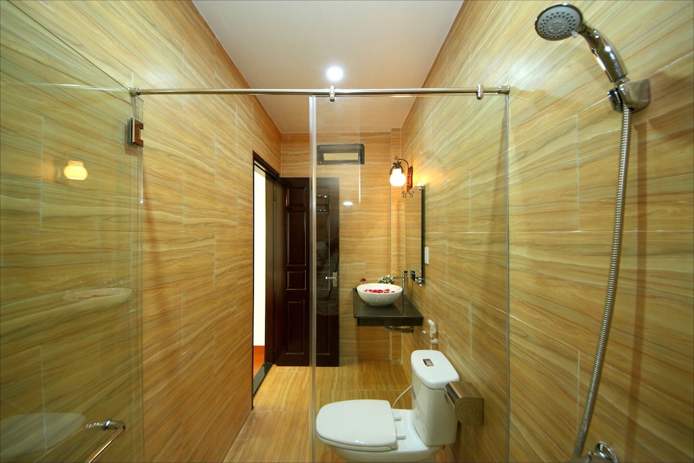 BLUE LAKE HOMESTAY 36/56