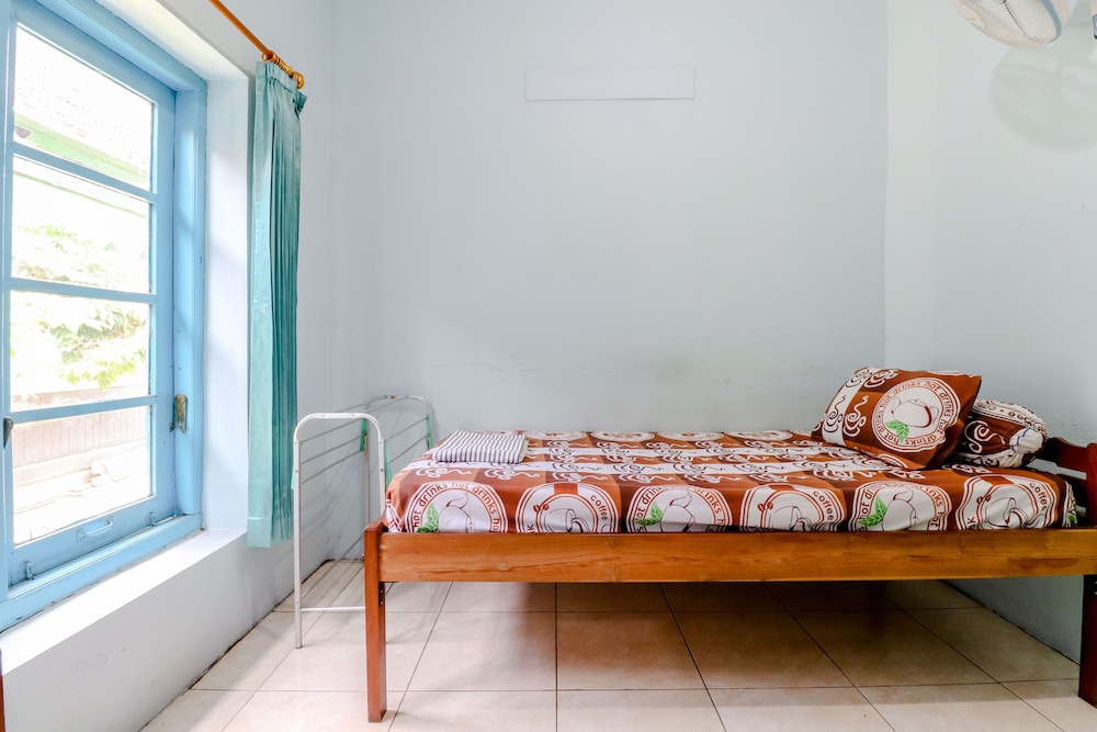 Bahagia Sederhana Home Stay - Hostel by ZUZU 24/50