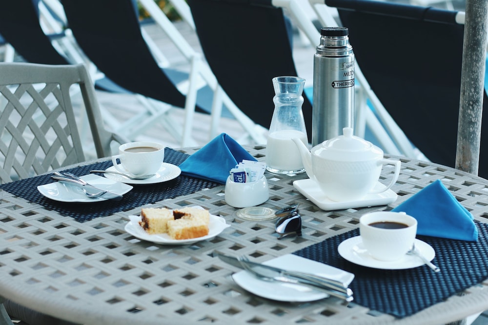 CROWN BEACH HOTEL 31/50