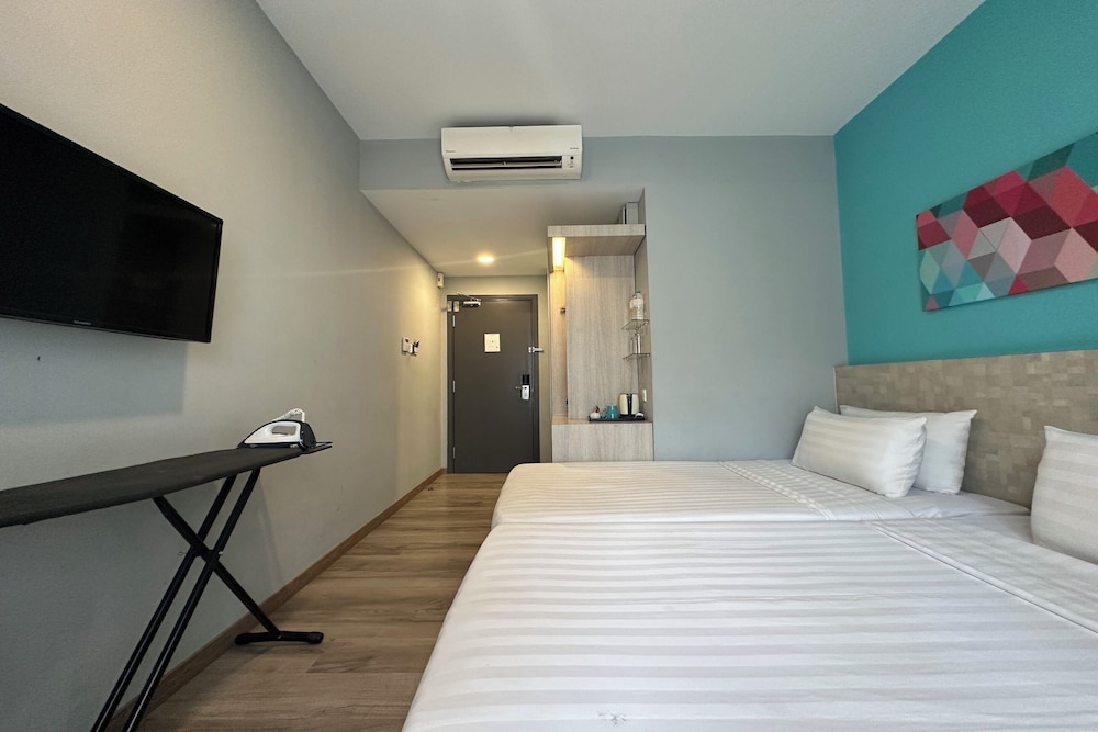 Deluxe, Twin Beds, Balcony