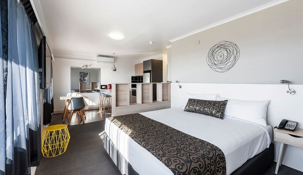 Burnie Central Townhouse Hotel 24/65
