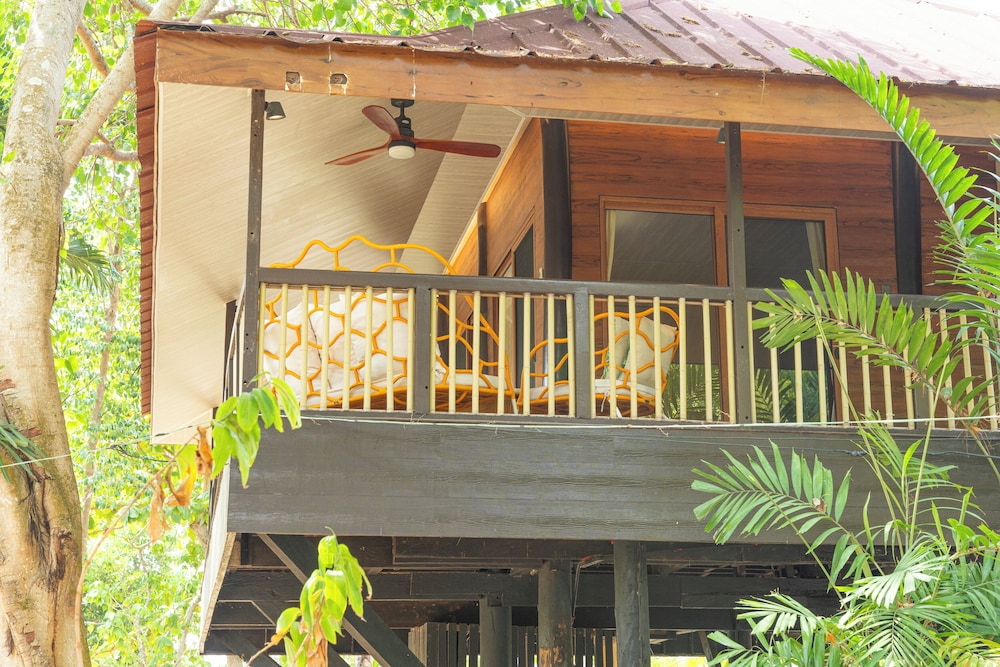 CLUB SERENA RESORT in MOALBOAL