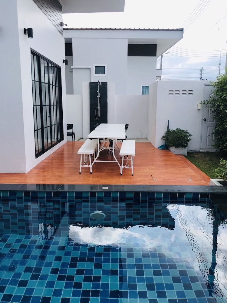 J Pool Villa Huahin photo1
