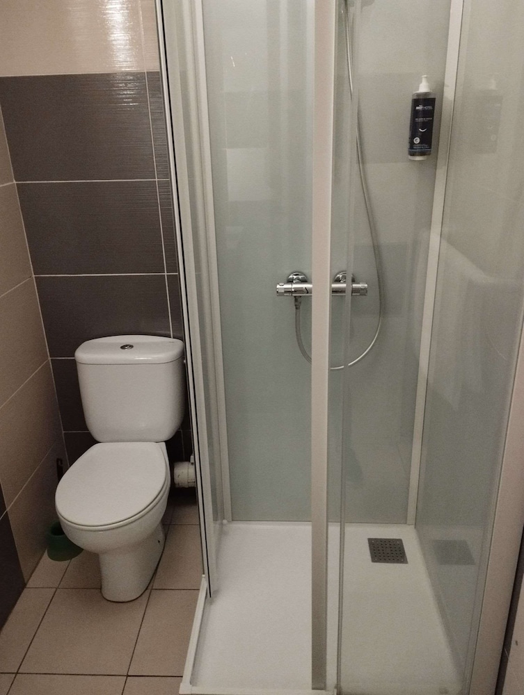Brit Hotel Guingamp L Armor 47/50