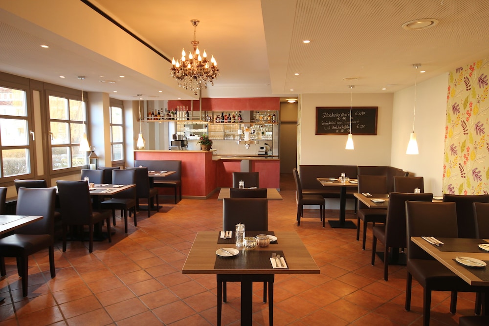 Hotel Rennschuh 32/49