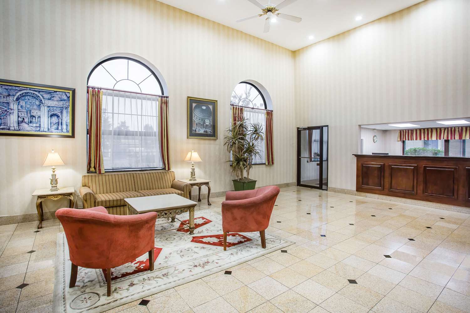 Days Inn & Suites by Wyndham Columbia Airport 6/10