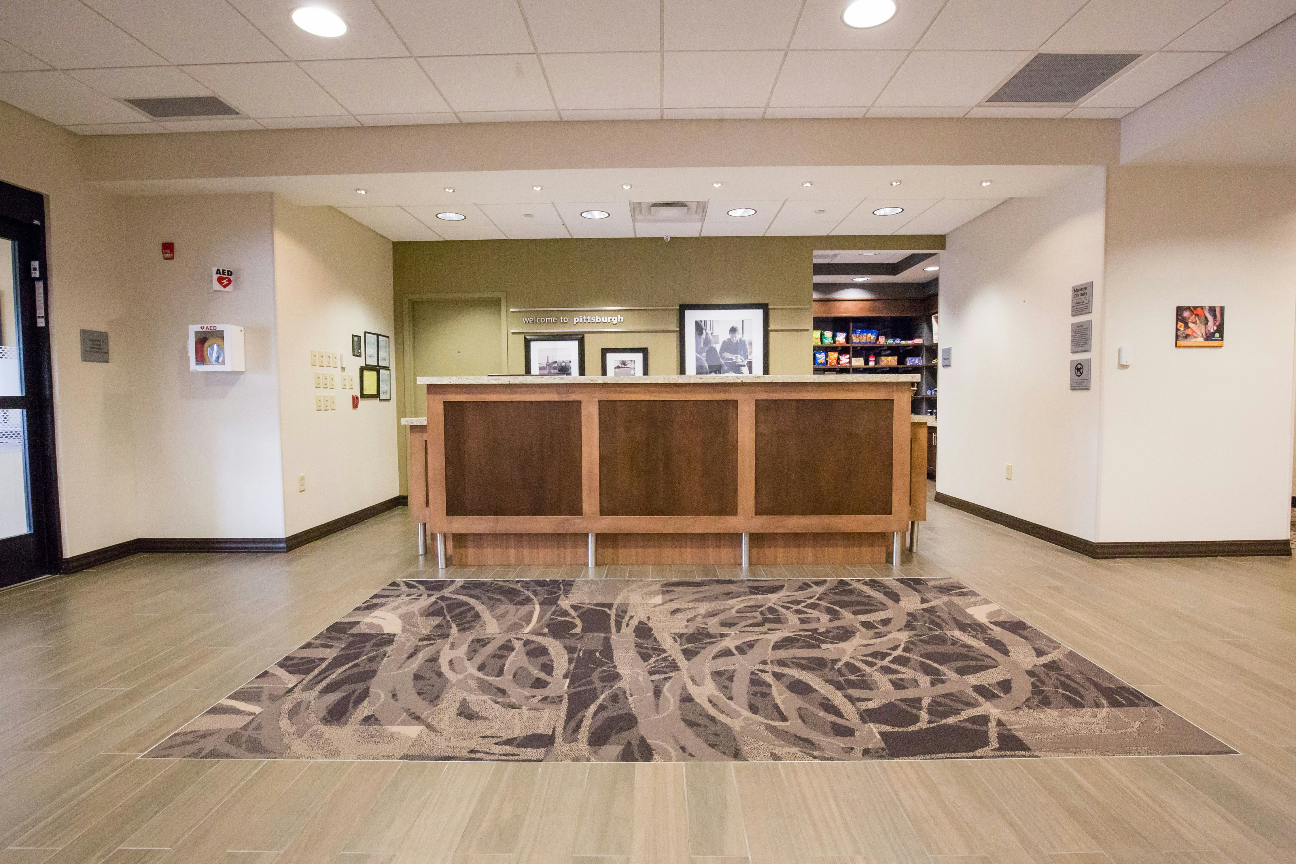Hampton Inn Suites Pittsburgh Harmarville 5/50