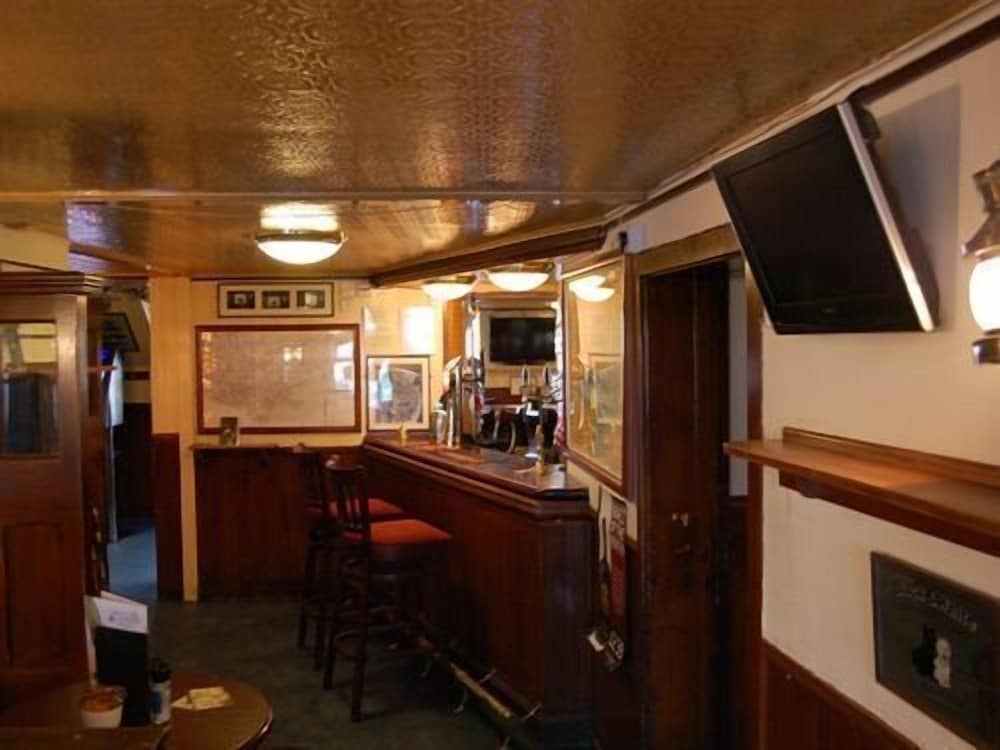 Fisherman's Tavern Hotel - Inn 6/33