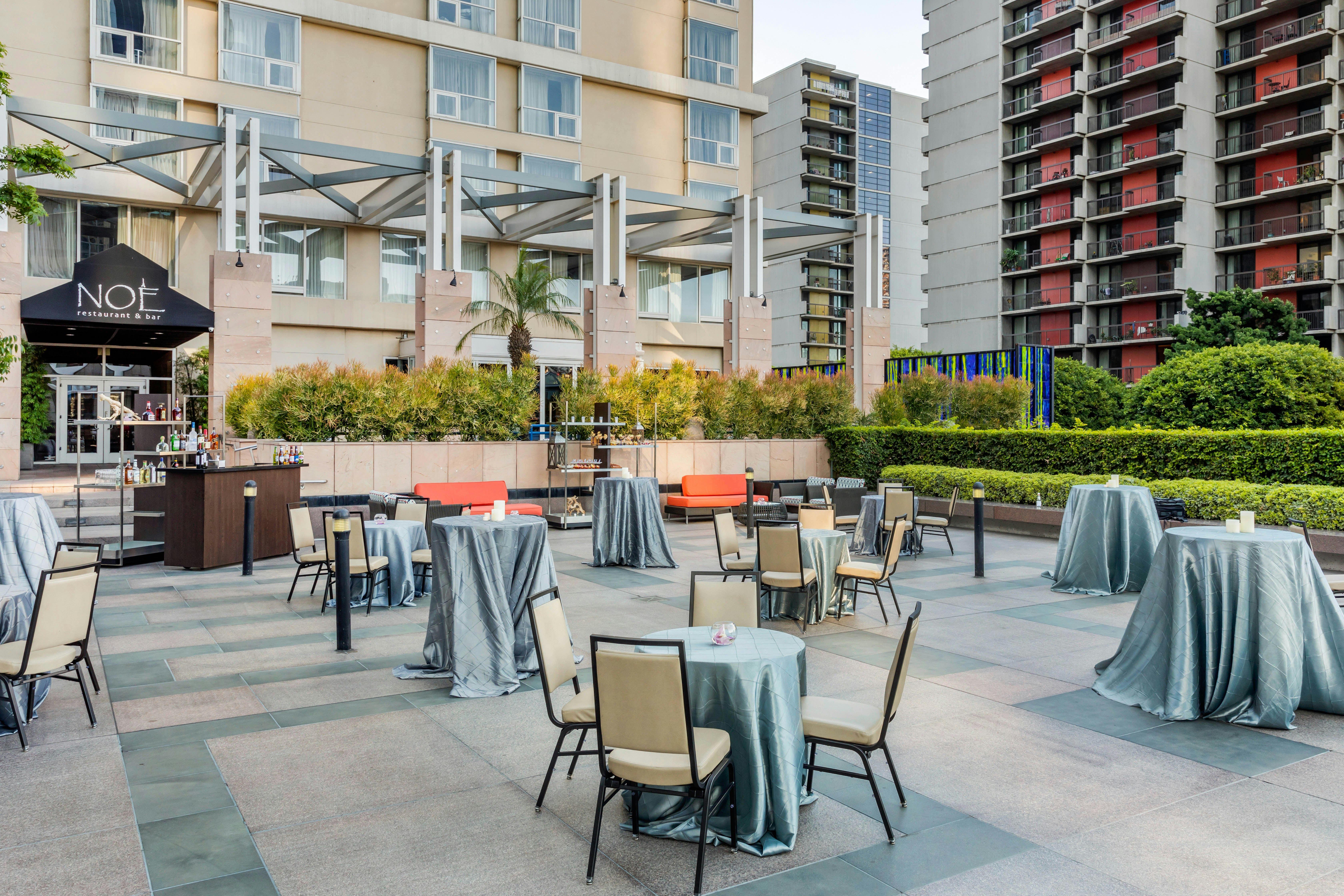 Omni Los Angeles Hotel At California Plaza 46/81