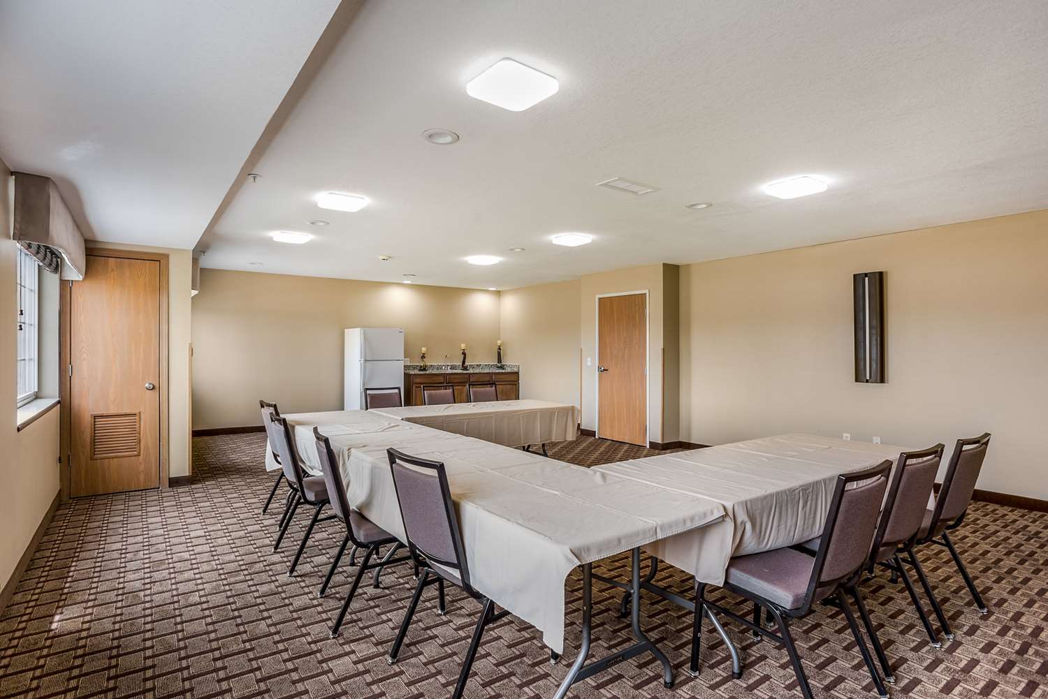 MainStay Suites Cedar Rapids North - Marion 19/22
