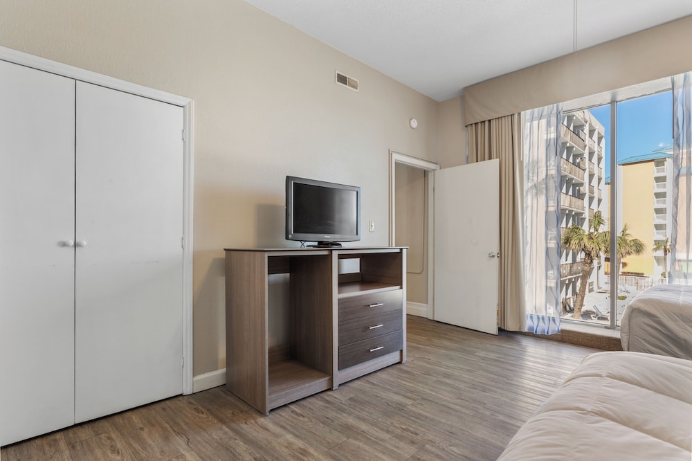 Ocean Crest Inn and Suites 35/51