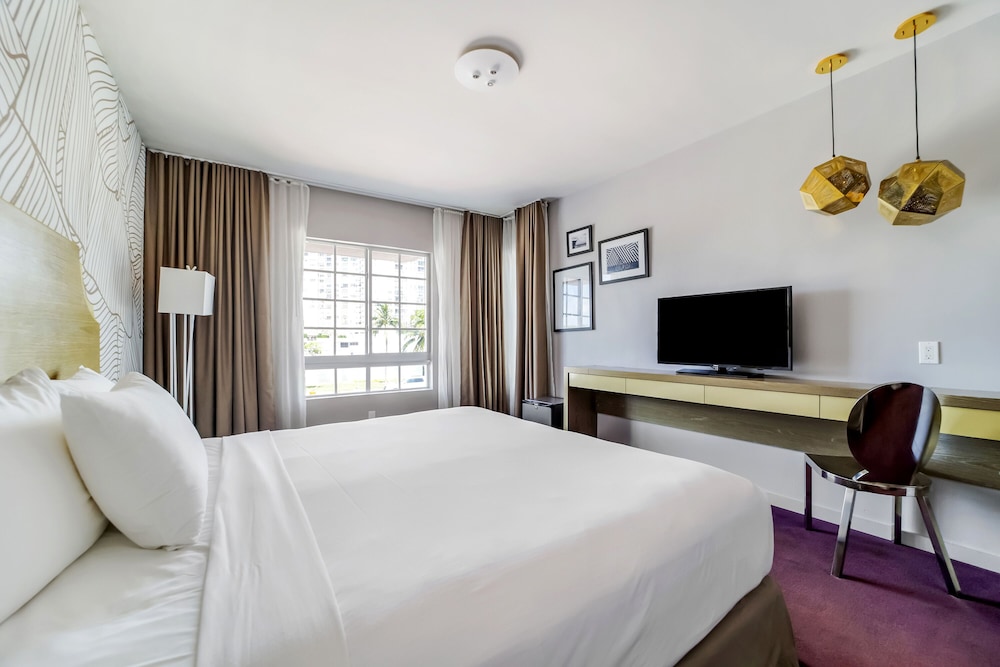 The L Hotel 16/50