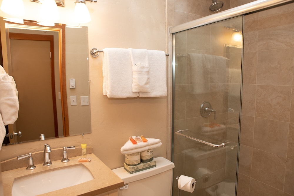 Tennis Townhome 2 Bed 2 5 Bath 49/50