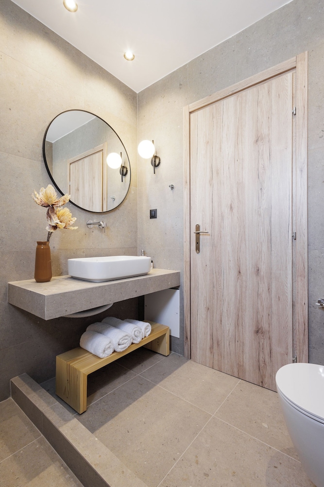 Areti Hotel 49/49