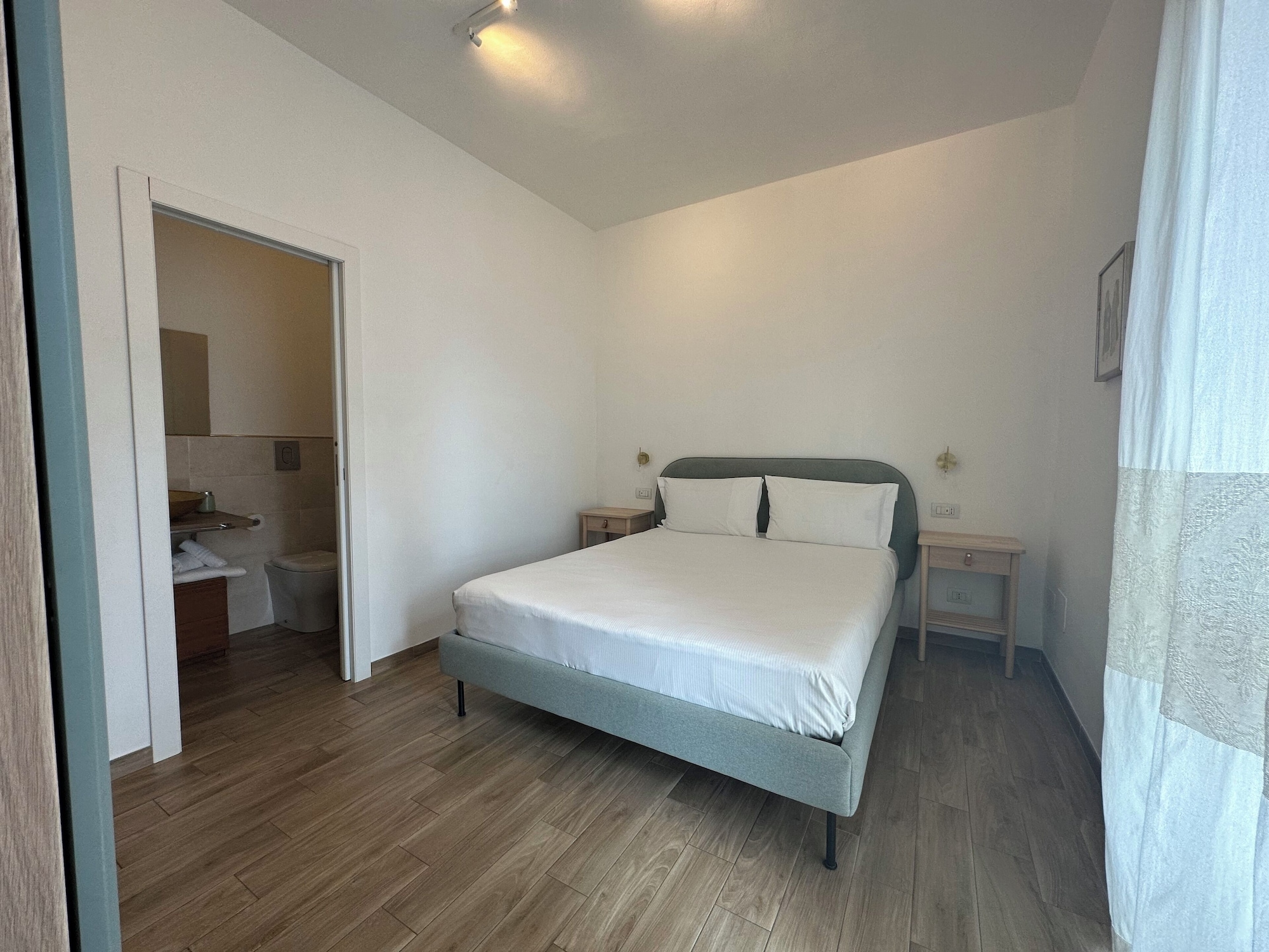 SUPERIOR, DOUBLE BED