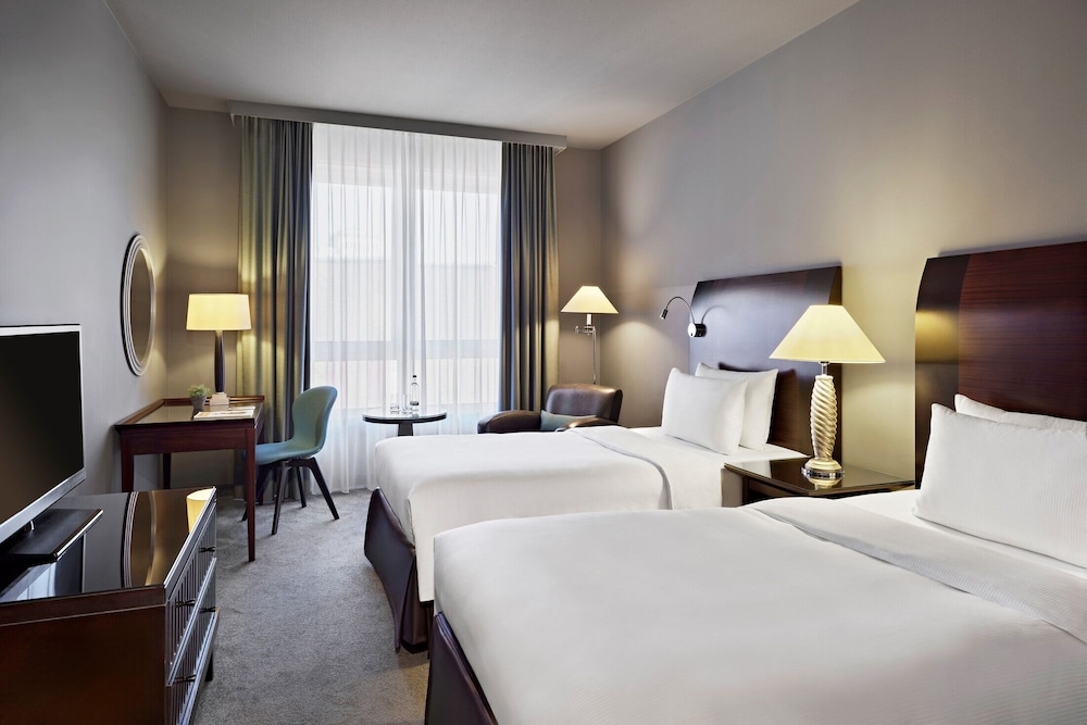 DELUXE, TWIN BEDS