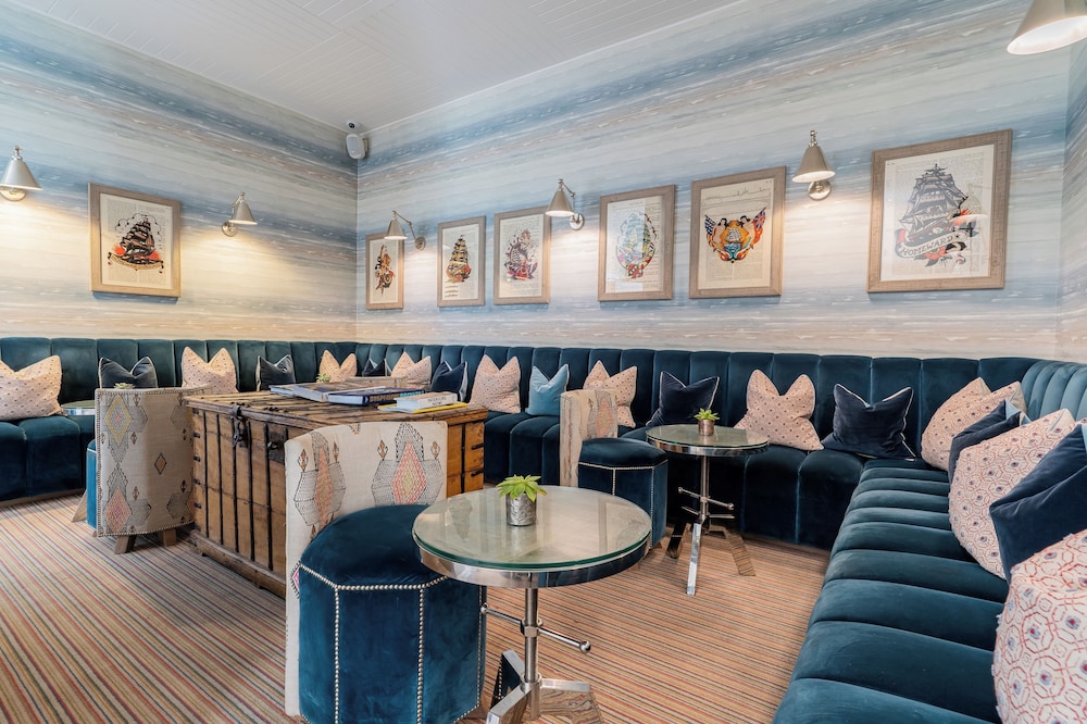Padstow Harbour Hotel 49/64