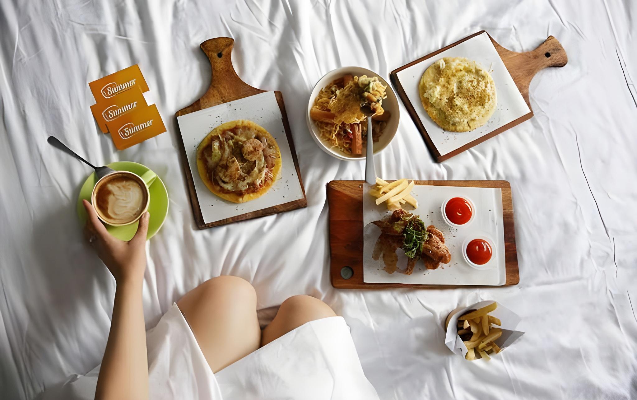 Summer Bed and Breakfast Hotel 24/26